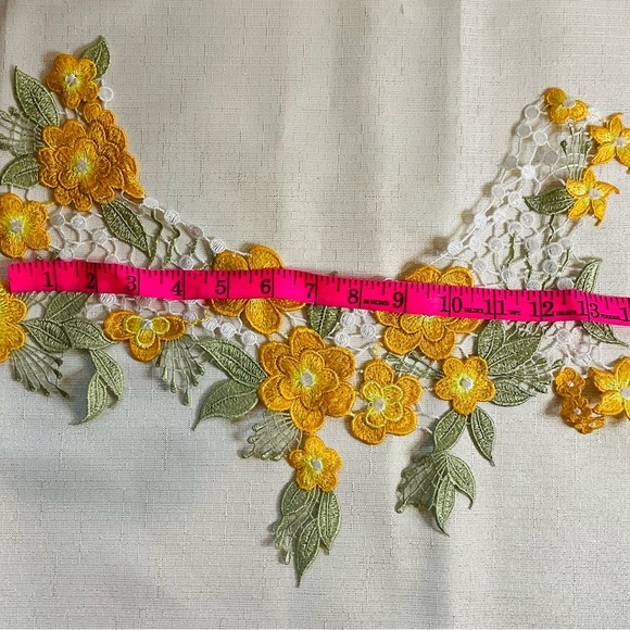 Floral  thread embroidery cutwork style neck line (1pc) appliqué of high quality - Picture 8 of 9